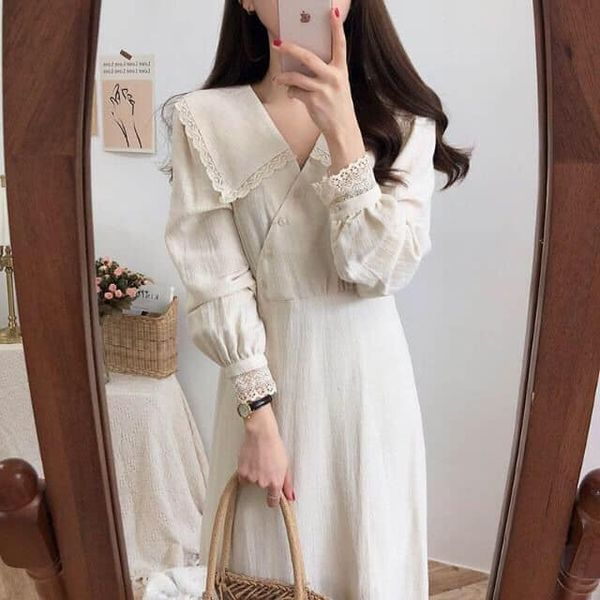 Đầm cổ bèo phối ren xinh xắn và thời trang lắm luôn ạ