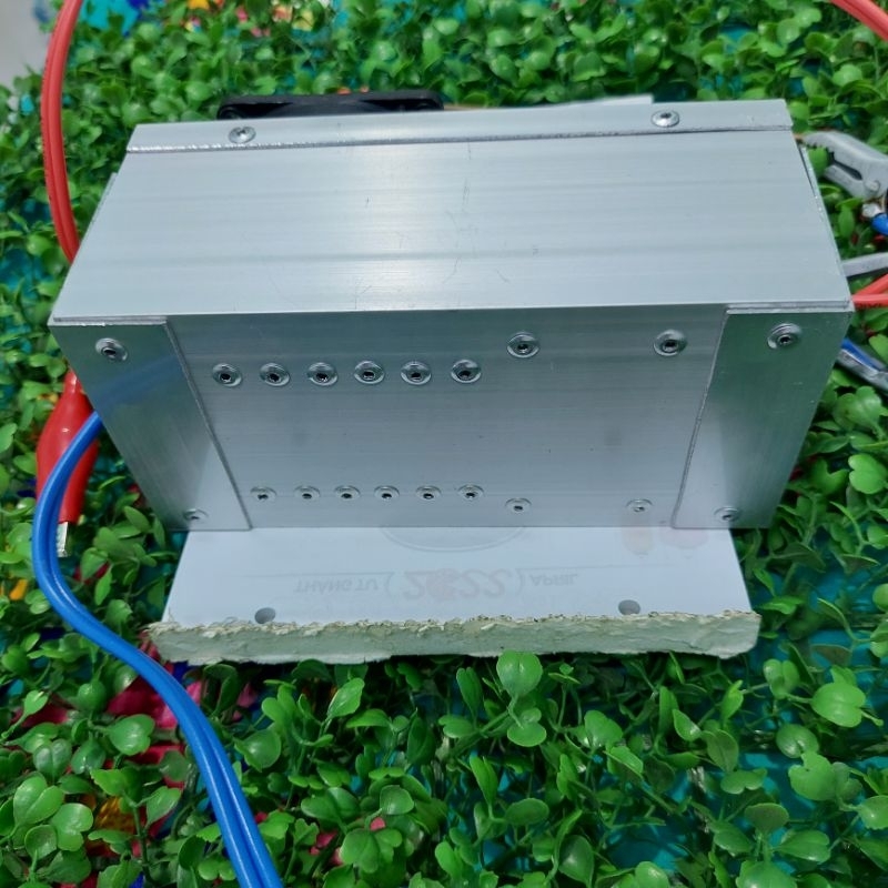 Máy điện bắt chuột, 12v-10A, 500 -1000m 12 sò H1061  Singapore, có đèn báo tải, quạt tản nhiệt ,  bảo hành 12 tháng