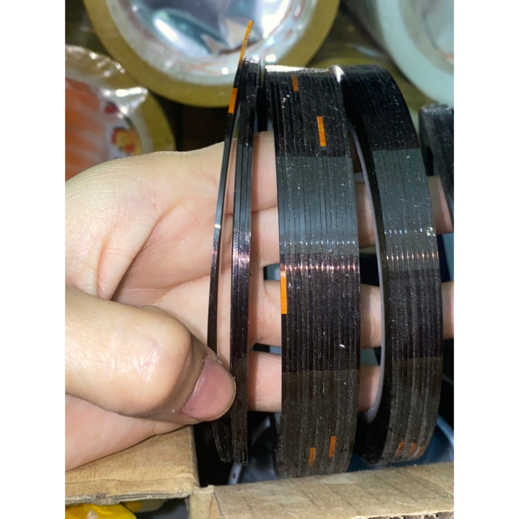 Băng dính nâu cánh gián 2mm , 3mm tạo fan, băng dính hàng lùa làm mi khay