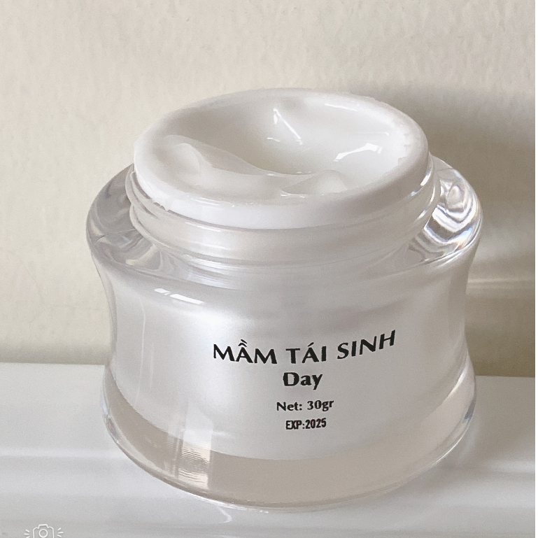GÍA SỈ TẠI XƯỞNG [TẶNG KEM BODY[ Cặp Đôi Kem Mầm Tái Sinh Da Ban Ngày và Ban Đêm, Dưỡng trắng da, Giảm Nám Thâm Sạm