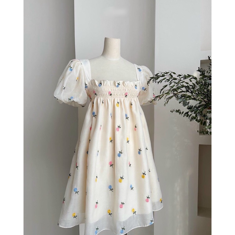 Đầm baby doll thêu hoa tơ lụa dáng xoè