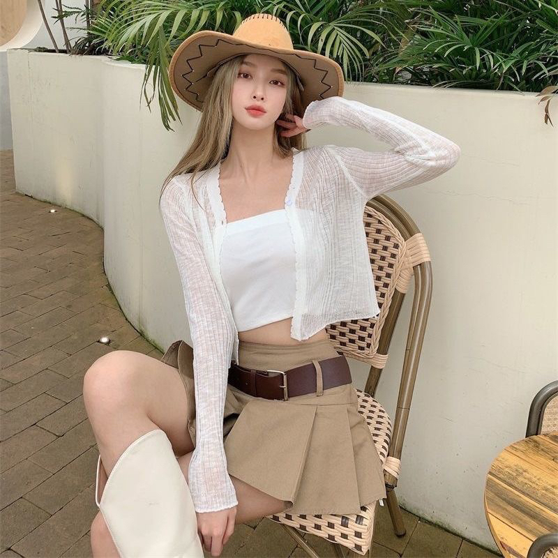 Áo khoác cardigan gân tay dài có cúc cổ gợn sóng phối kiểu đi biển du lịch