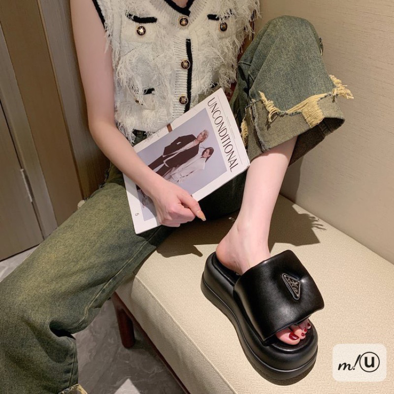 Dép lê đế xuồng quai phồng siêu đẹp,đi bao êm. Hàng quảng châu có hộp đựng