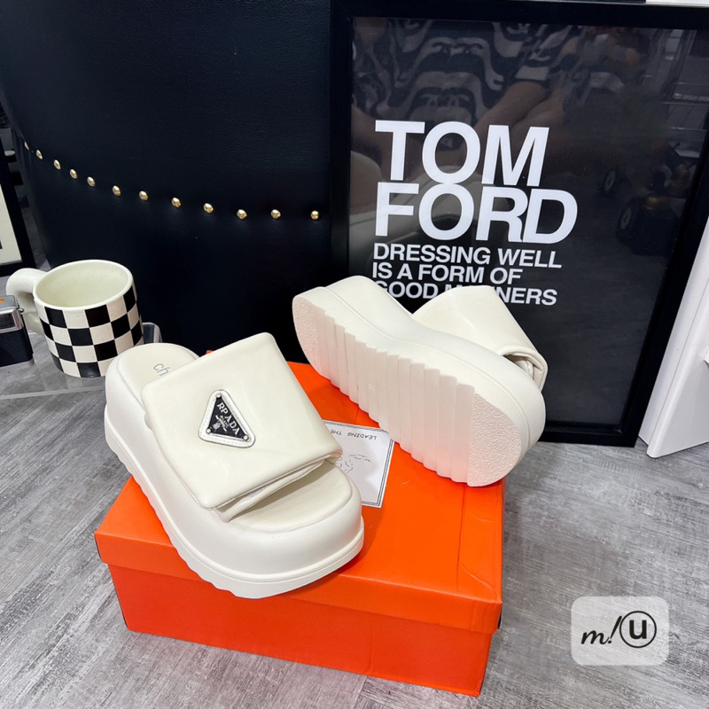 Dép lê đế xuồng quai phồng siêu đẹp,đi bao êm. Hàng quảng châu có hộp đựng