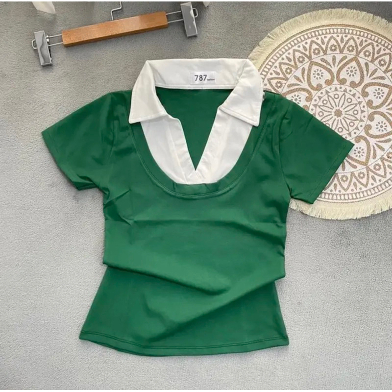 Áo thun cổ trụ tay ngắn phối viền dáng dài