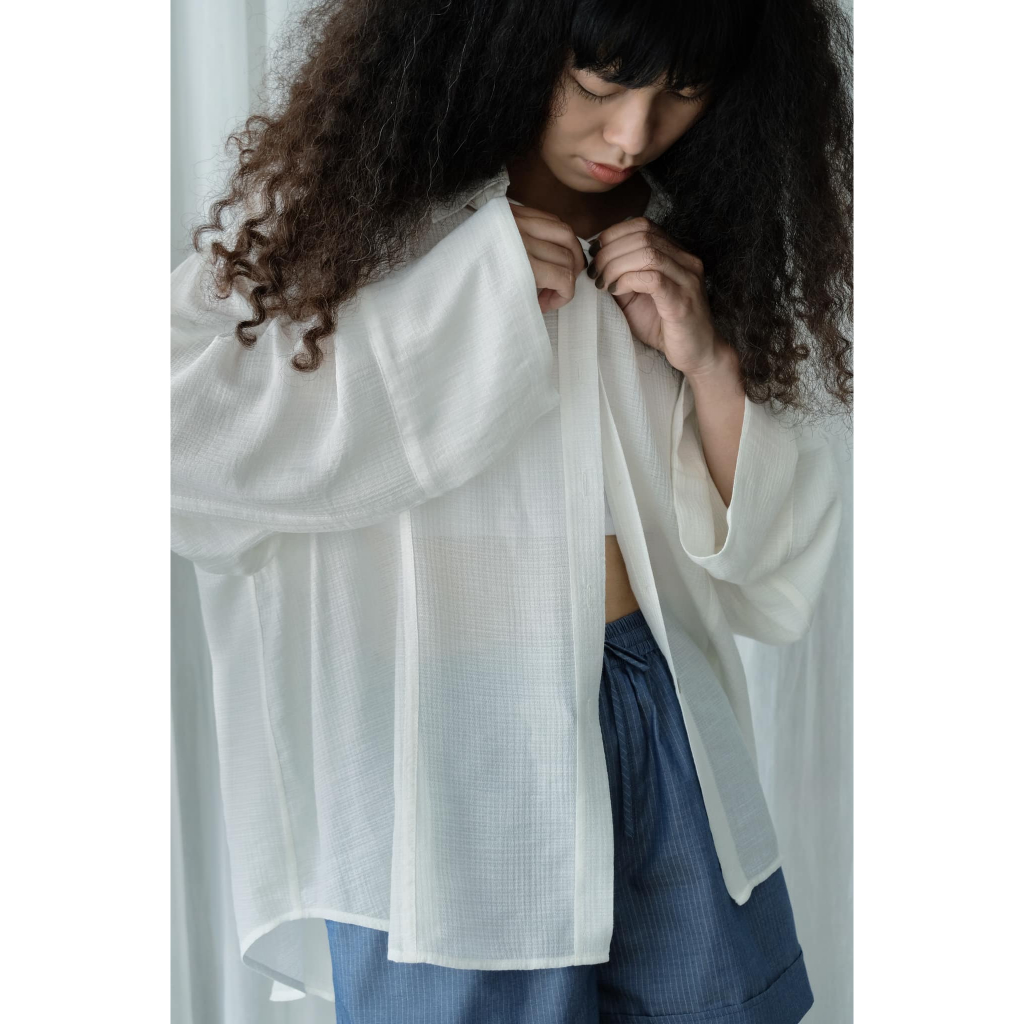 /ou'ba:d/ - ÁO SƠMI LỤA TRẮNG dài tay form rộng oversize basic nam nữ, chất vải rũ mềm mại S/M