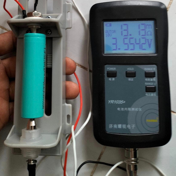 Pin 18650 Samsung 20R dung lượng 2700mAh - 3.7V xả 25A  / Tháo khối