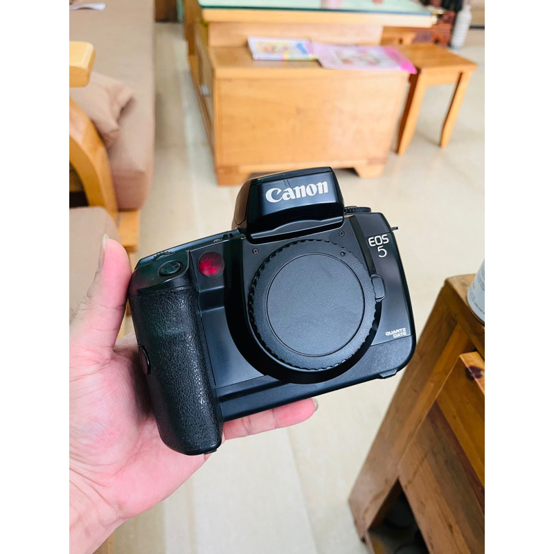 Máy ảnh film Canon EOS 5 tốc cao 8000 , chồng film , lấy nét điểm
