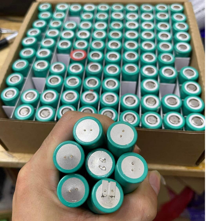 Pin 18650 Samsung 20R dung lượng 2700mAh - 3.7V xả 25A  / Tháo khối