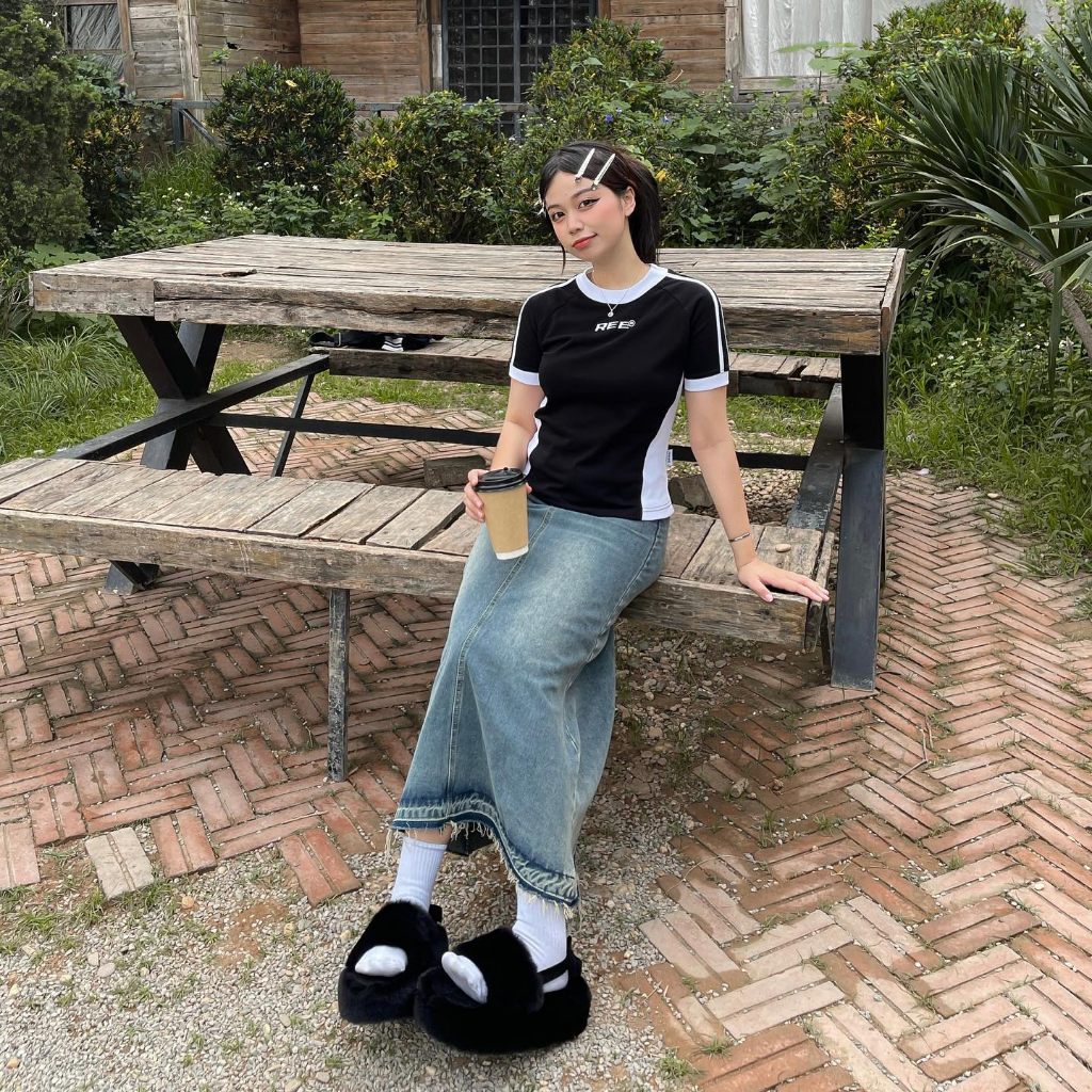 Chân váy jean cạp cao dài qua gối, chân váy dài tua gấu phong cách A25 | BigBuy360 - bigbuy360.vn