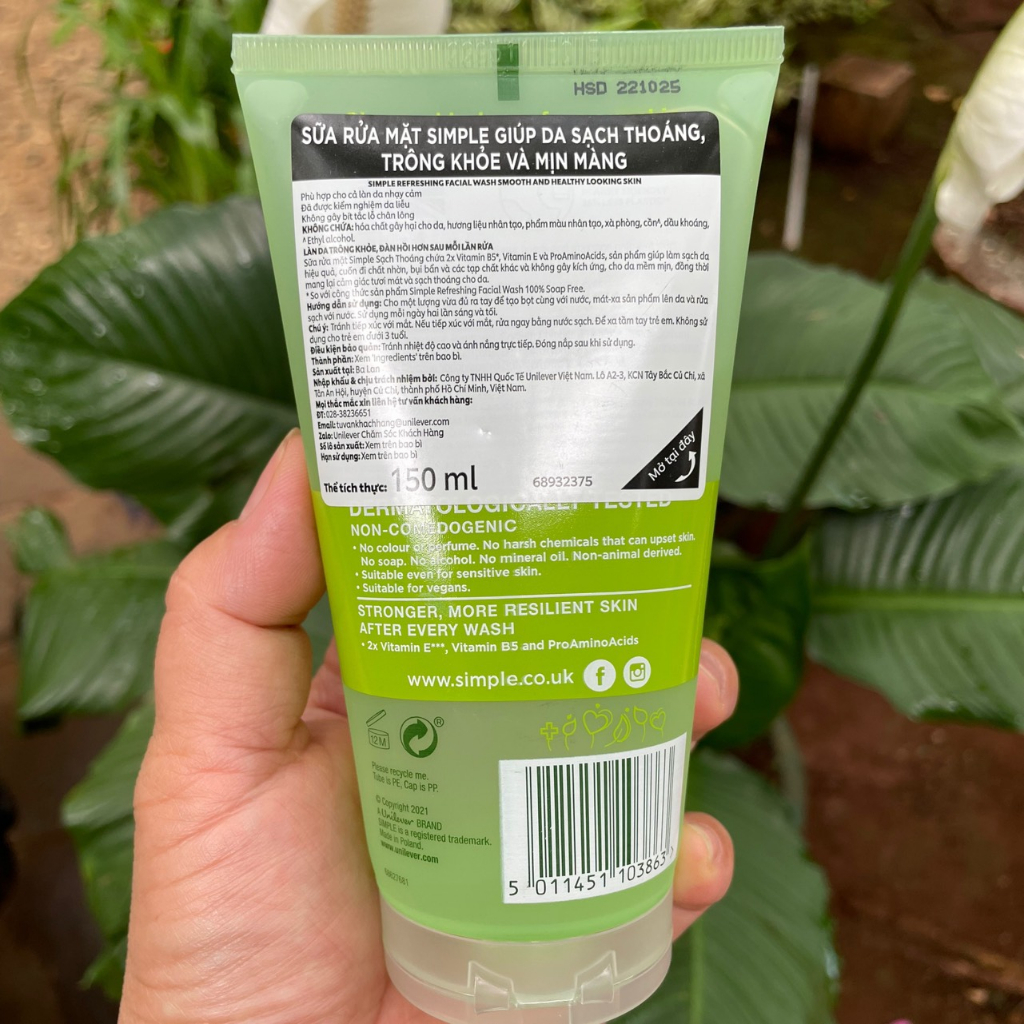 Sữa rữa mặt dạng gel - Simple Kind To Skin Refreshing Facial Wash Gel - 150ml