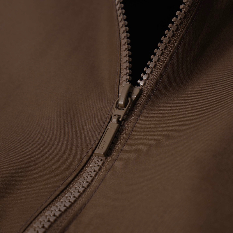 Áo khoác dù BLISH 2.0 màu nâu - phối đen/trắng.