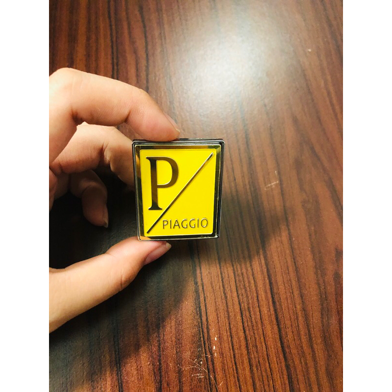 Logo Mặt Nạ Vespa “ Piago “ Xi Vàng