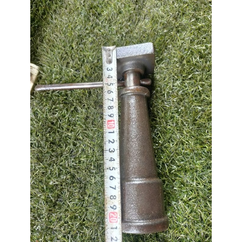 Con đội vít me hàng bãi Nhật