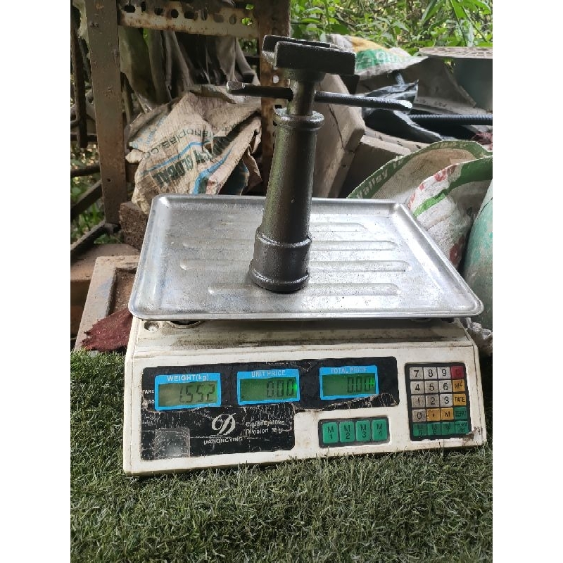 Con đội vít me hàng bãi Nhật