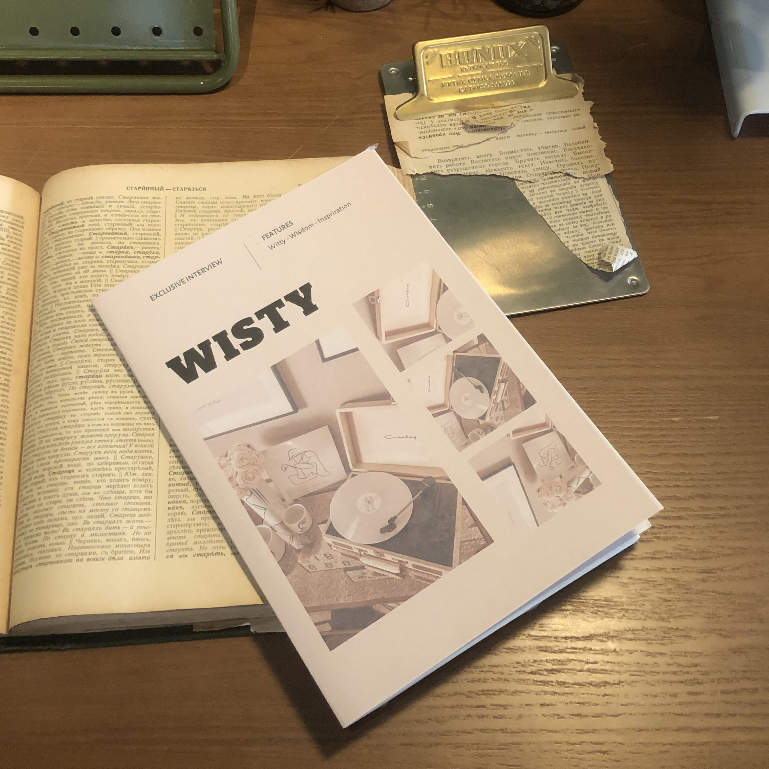 Tập vở học sinh B5 bìa phong cách Academia 80gsm ruột kẻ ngang-ô vuông