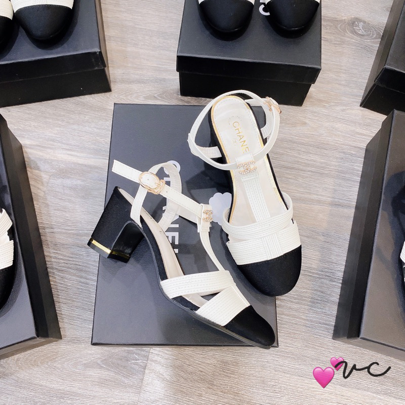 Sandan bít mũi Chà Leo siêu hot, gót trụ 7f có 2 màu đen và trắng. Hàng quảng châu cao cấp đầy đủ hộp túi
