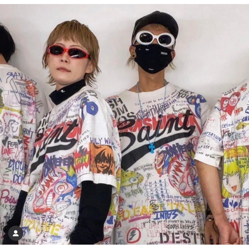 Áo phông hoạ tiết bắt mắt fom chuẩn lên dáng đẹp