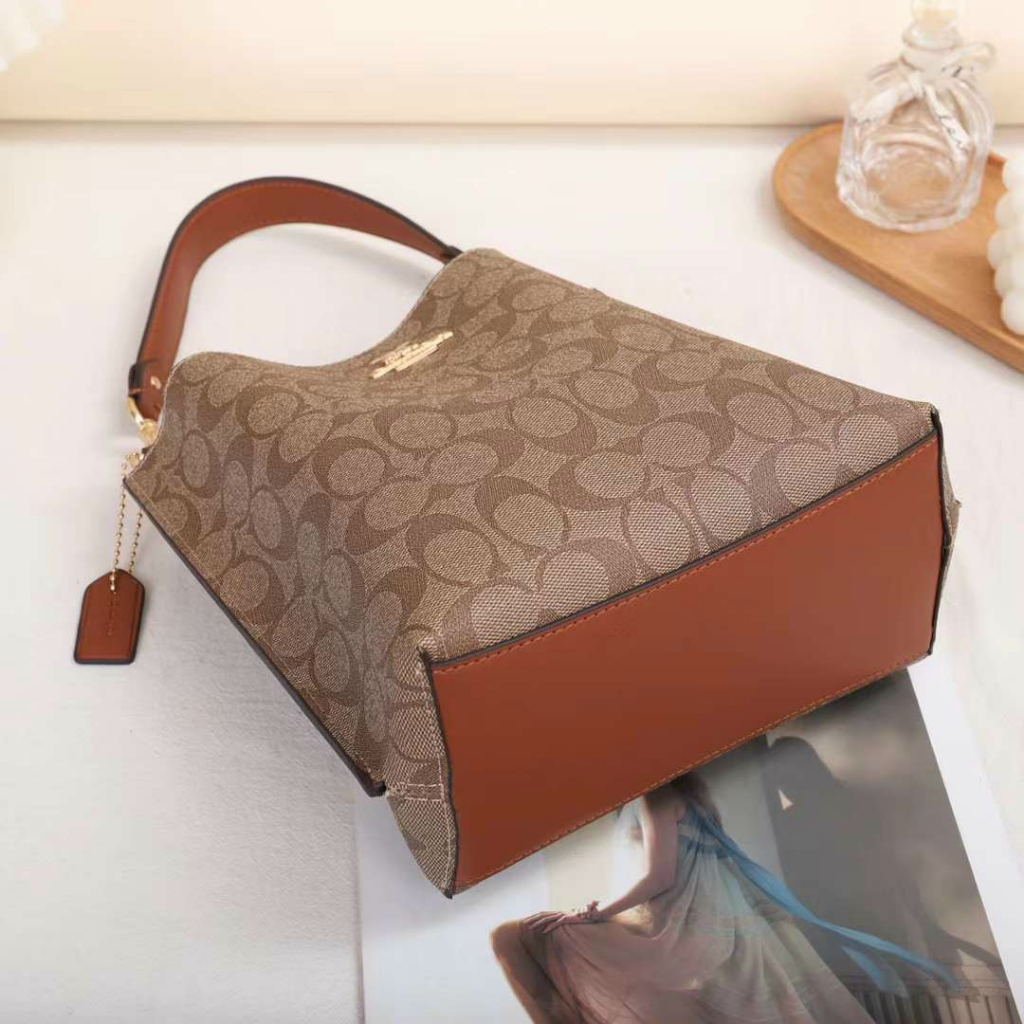 Mã T574, Túi Đeo Vai Co.ach Họa Tiết Size 23cm