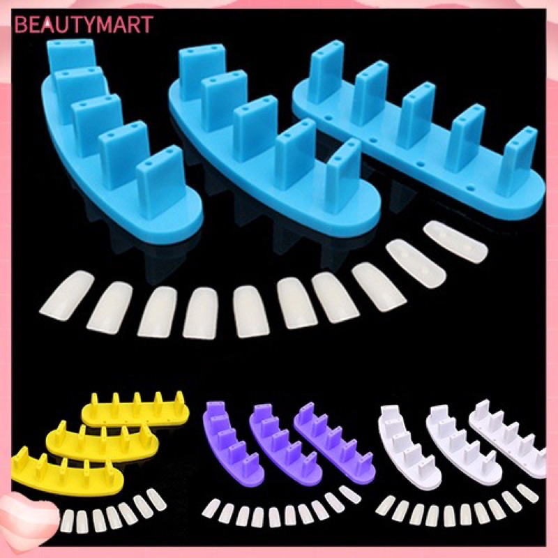 Set 3 đế nail, đế gắn móng giả bằng nhựa làm nailbox 1 hộp gồm có 3 cái đế như hình.