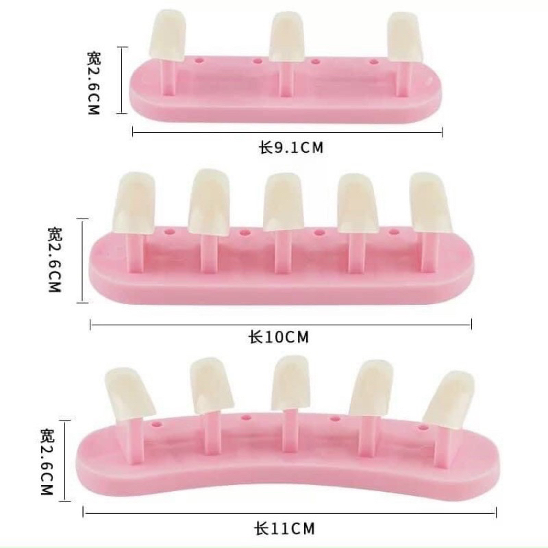 Set 3 đế nail, đế gắn móng giả bằng nhựa làm nailbox 1 hộp gồm có 3 cái đế như hình.