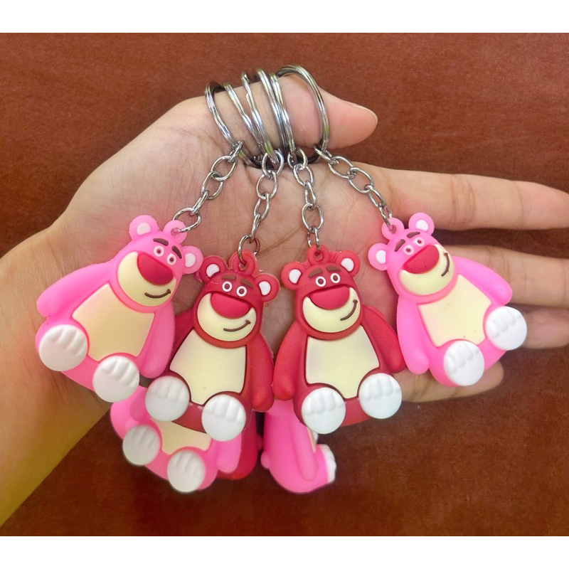 MÓC KHOÁ Nhựa Dẻo Hình GẤU DÂU LOTSO Cute-Treo Cặp-Treo BaLo Xinh Xắn