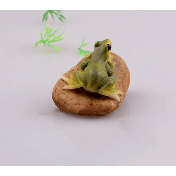 Mô hình ếch xanh trên tản đá trang trí terrarium, tiểu cảnh bán cạn