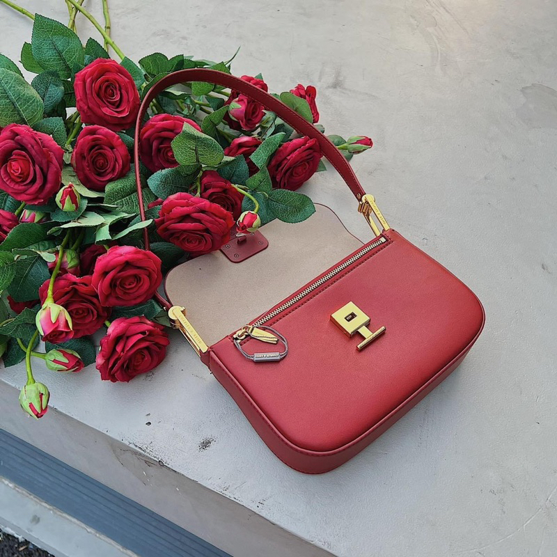 Túi kẹp nách khoá vuông màu đỏ