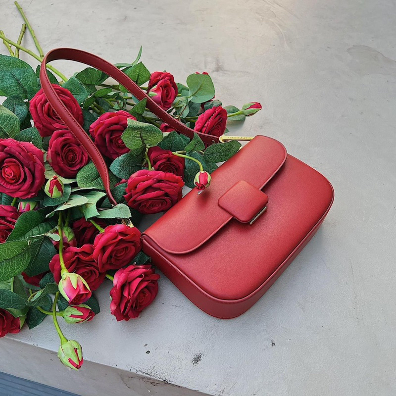 Túi kẹp nách khoá vuông màu đỏ