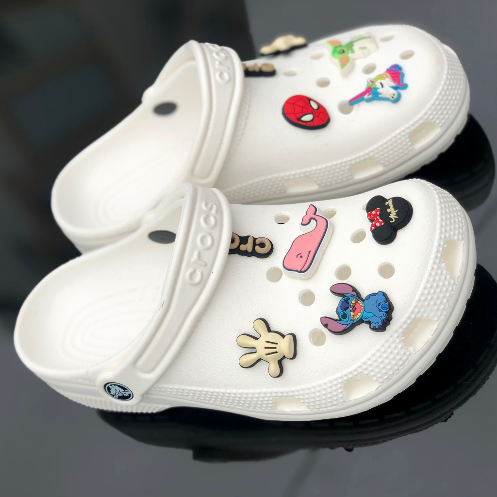 Dép sục crocs màu trắng cực đẹp, cho nam và nữ, tặng thêm sticker nữa nha  ST