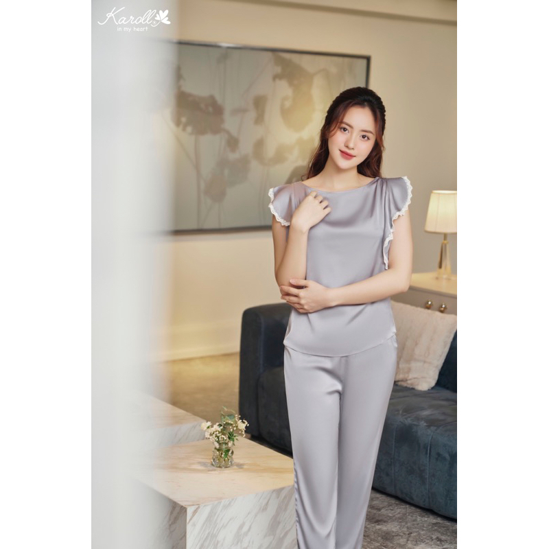 Đồ bộ nữ mặc nhà Jcvcoll - Karoll NH23.016 LỤA 1 MÀU ÁO SN BÈO. QD