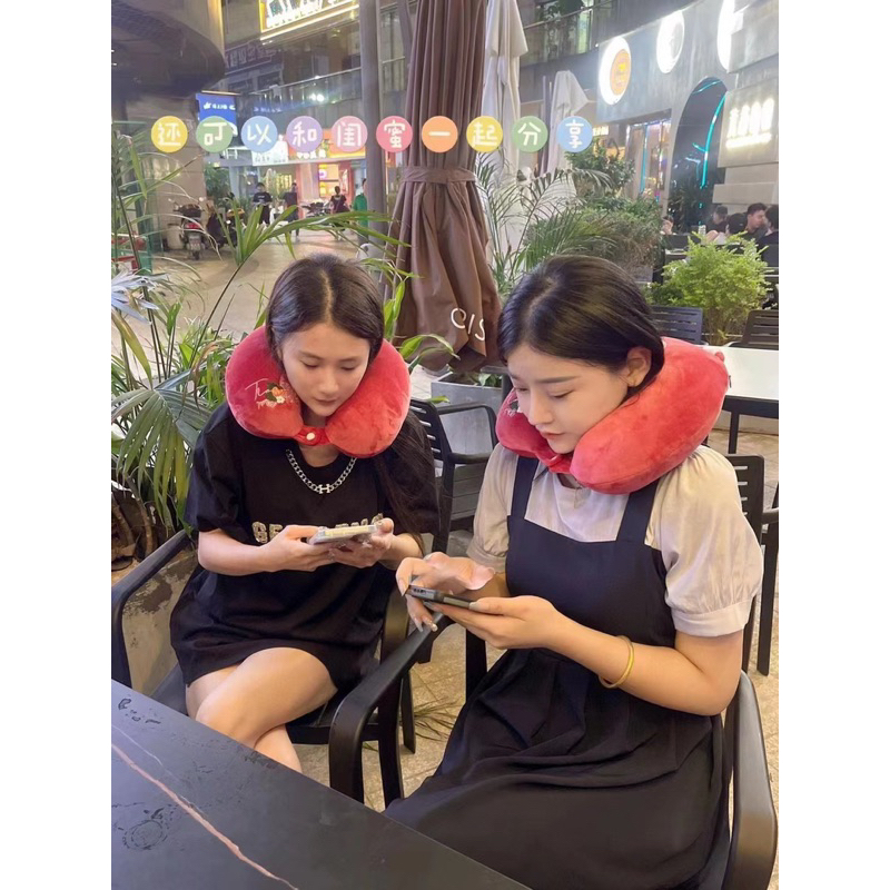 Gối Kê Cổ có Nón Trùm gấu Dâu Lotso bear Hoạt Hình Dễ Thương
