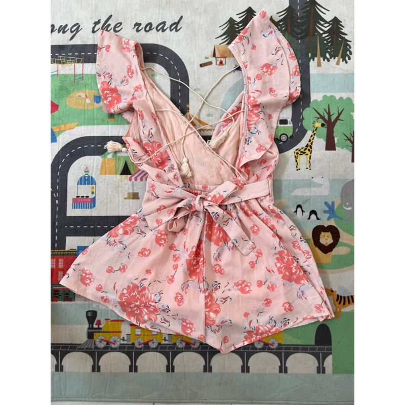 Thanh lý jumpsuit màu cam san hô size M