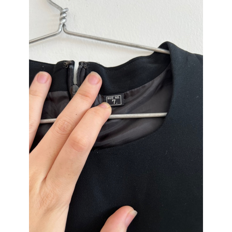 Thanh lý đầm đen dáng dài, tay lỡ size M