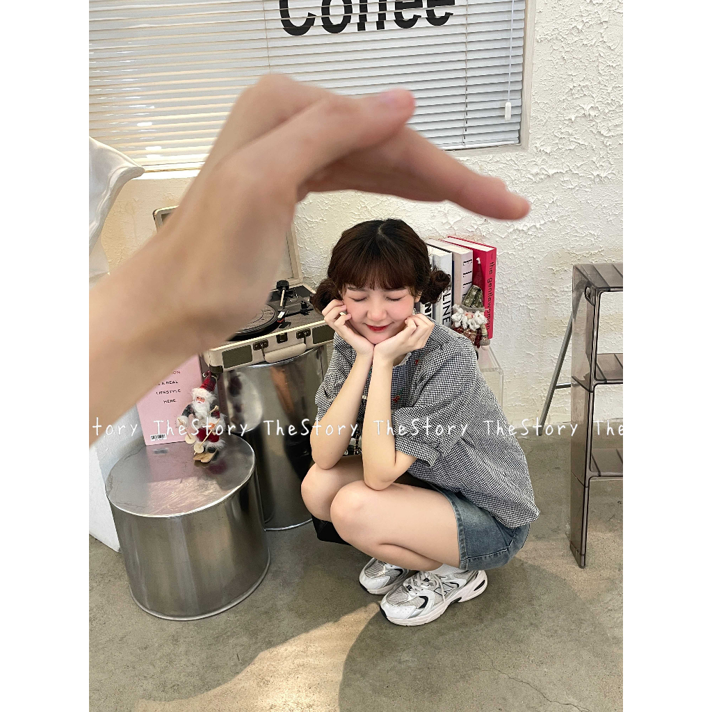 Áo caro đen tay ngắn thêu hoa  A3066