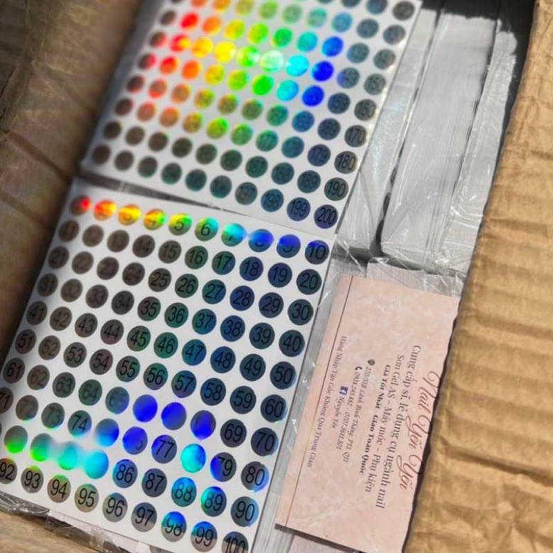 Tem dán số thứ tự từ 1  đến  200