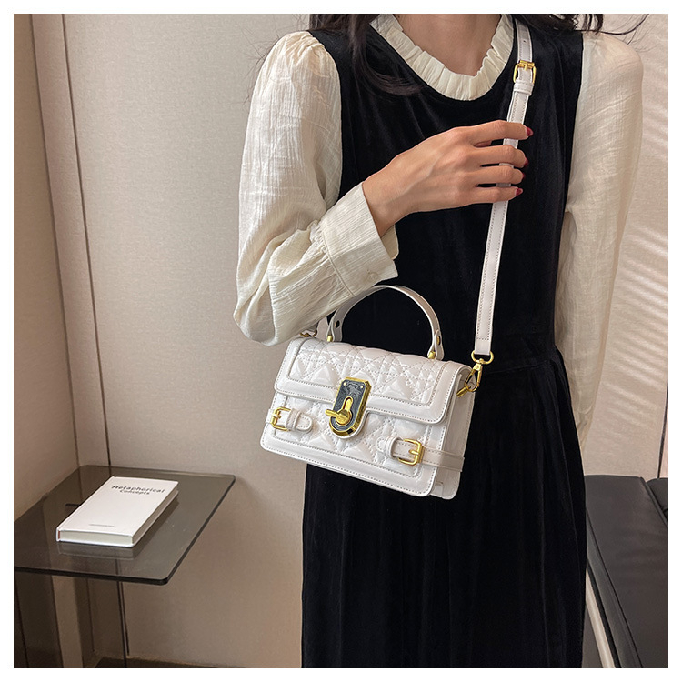 Túi xách nữ chất liệu da bóng đeo chéo đeo vai - THL02