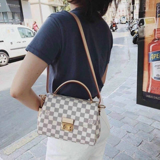 Túi xách nữ quai cầm ô trắng size 25cm fullbox