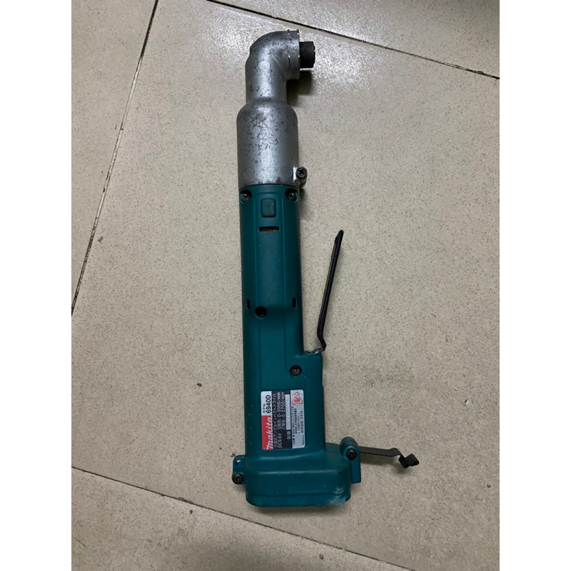 Máy công cụ :vít góc 9.6v makia 6940D và cưa kiếm makita 18v JR180D
