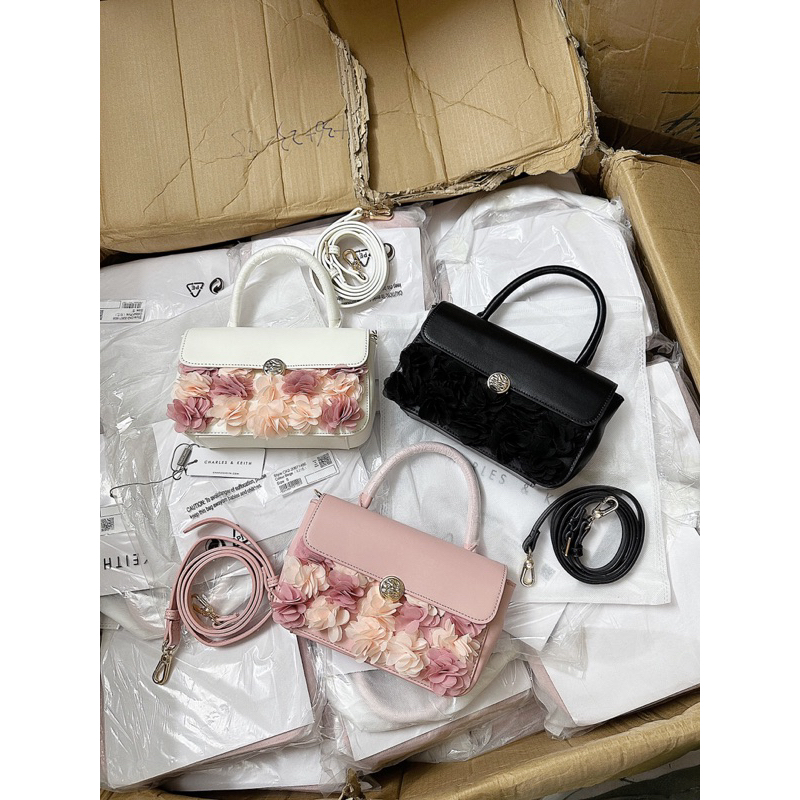 Túi cnk quai xách hoa nổi mới nhất xinh xĩu lun ạ 22cm