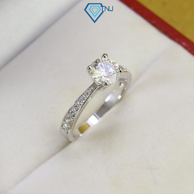 Nhẫn bạc nữ đính Moissanite 6.5ly tinh tế, sang trọng kèm thẻ tra cứu xi bạch kim cao cấp NNM0001 - Trang Sức TNJ