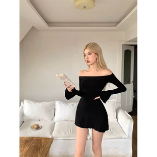 Đầm trễ vai tay dài ống loe form chữ A basic