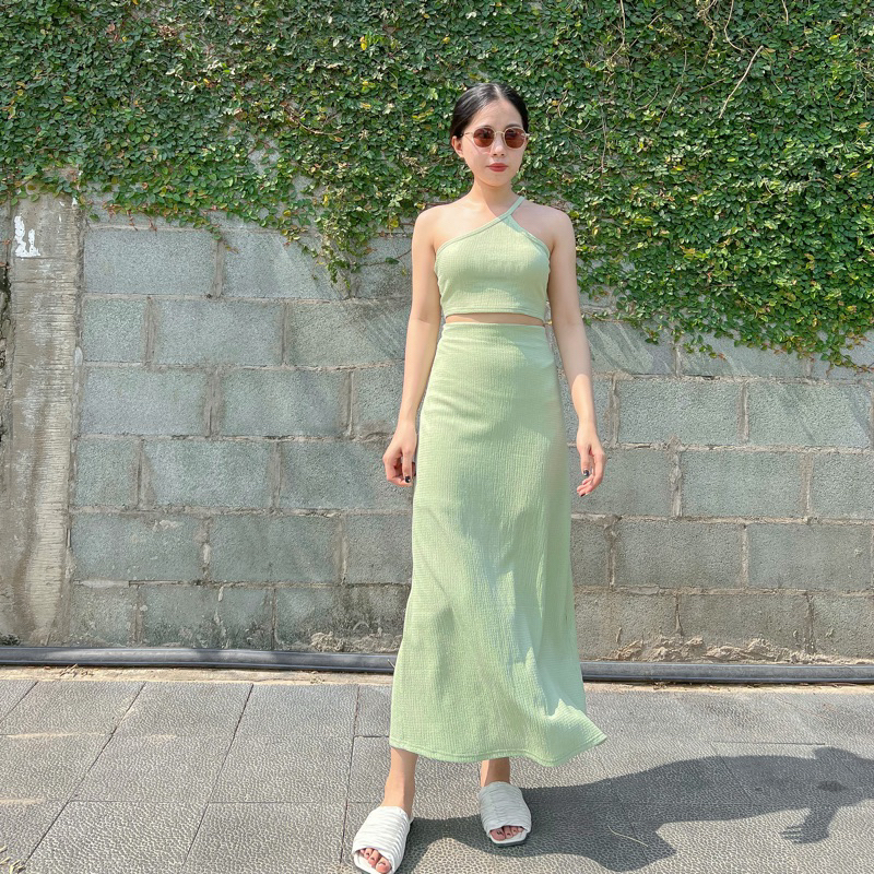Set chân váy dài và áo croptop dây chéo Sower body thun - Mina Set | BigBuy360 - bigbuy360.vn