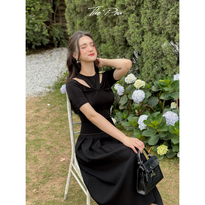 CHLOE TOP by Thepeavn - Áo thun nhuyễn cut out, mềm mát co dãn 4 chiều