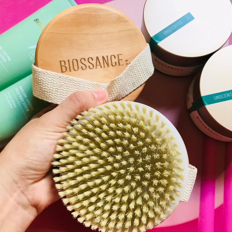 Bàn chải tắm và tẩy da chết cơ thể Biossance