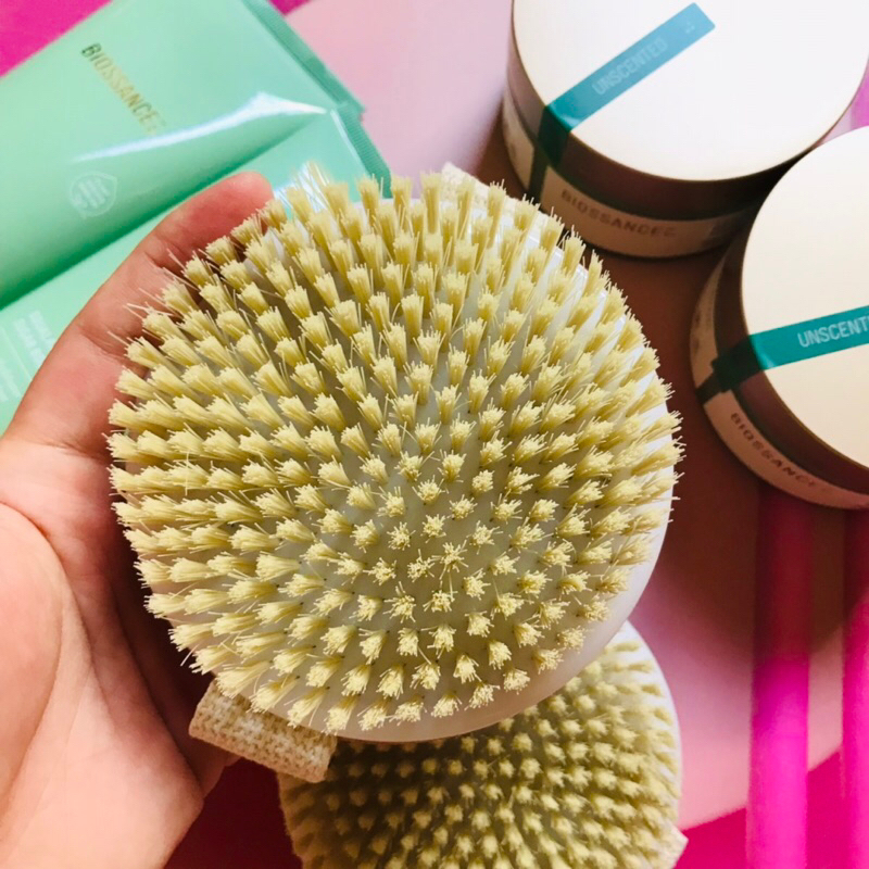 Bàn chải tắm và tẩy da chết cơ thể Biossance