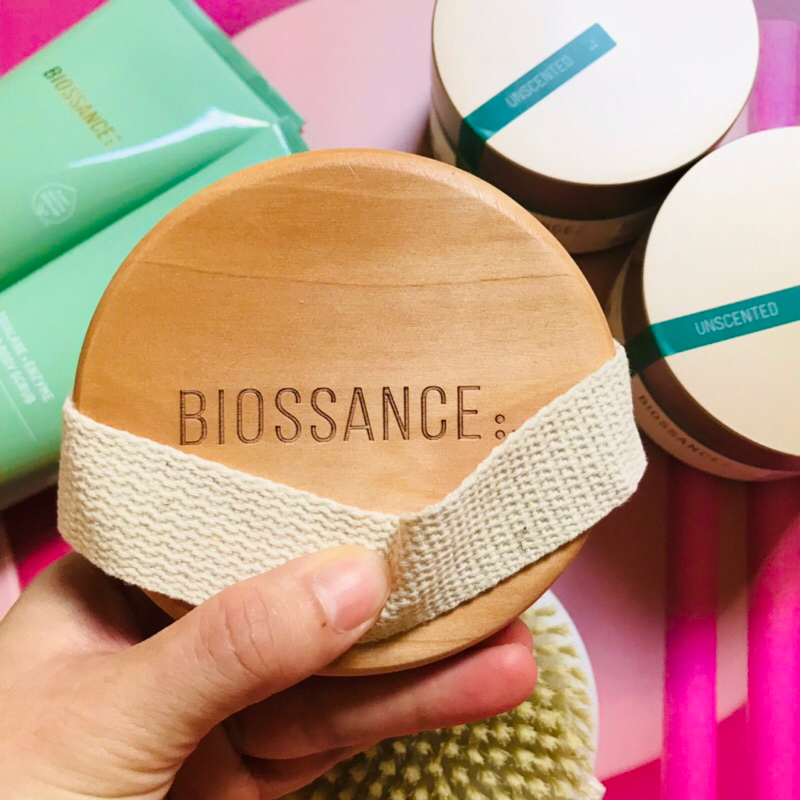 Bàn chải tắm và tẩy da chết cơ thể Biossance