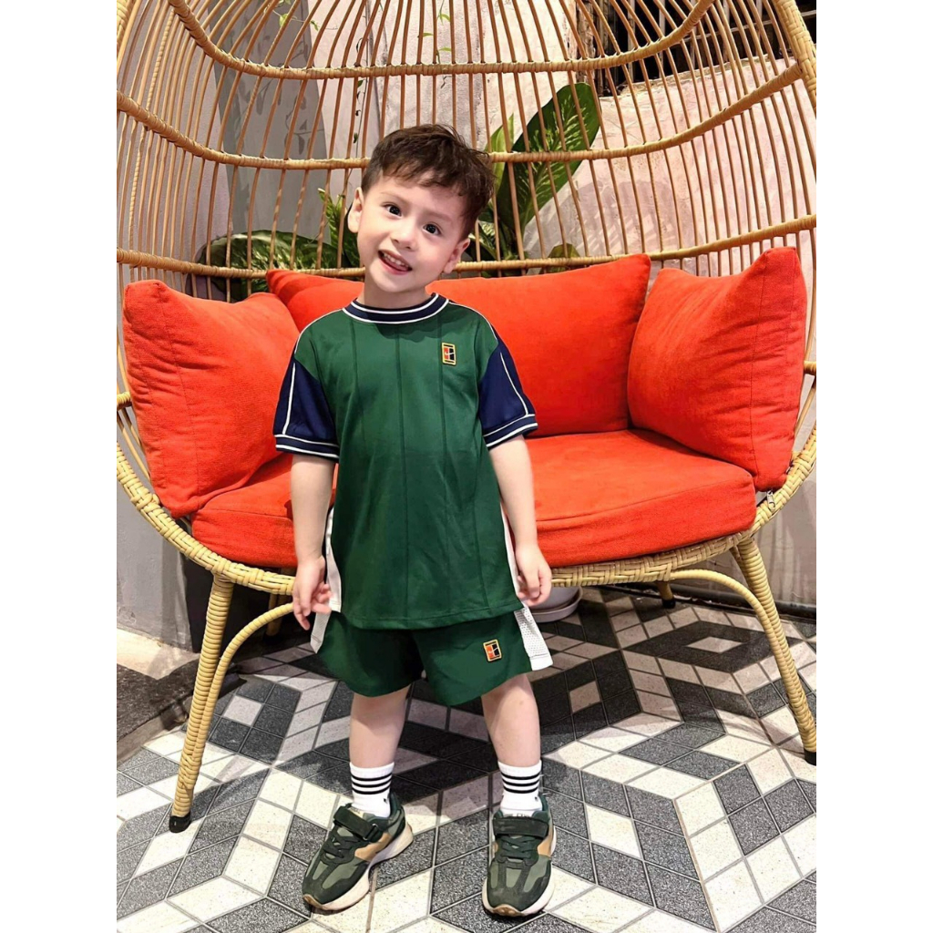 Bộ thể thao thông hơi màu xanh cho bé trai