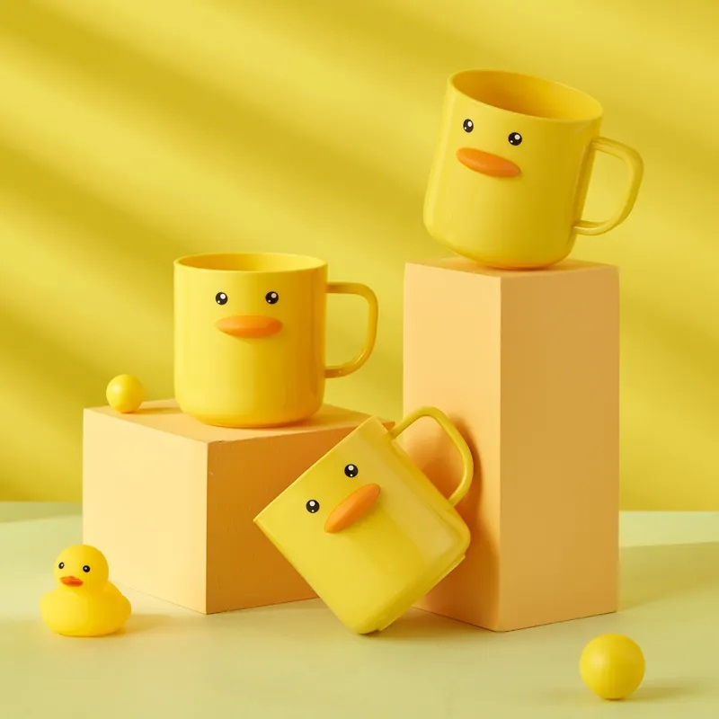 Cốc uống nước cho bé vịt con dễ thương nhựa PP 6582