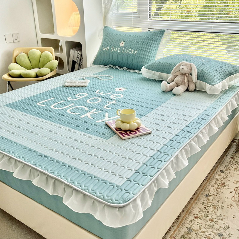 Chiếu cao su non 5D latex IGUN BEDDING phủ ren bèo hot hit ( kèm 2 vỏ gối nằm )